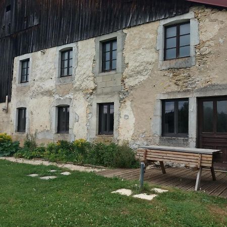 Appartement Meuble Agreable Au Coeur Du Massif Du Jura Malpas ภายนอก รูปภาพ